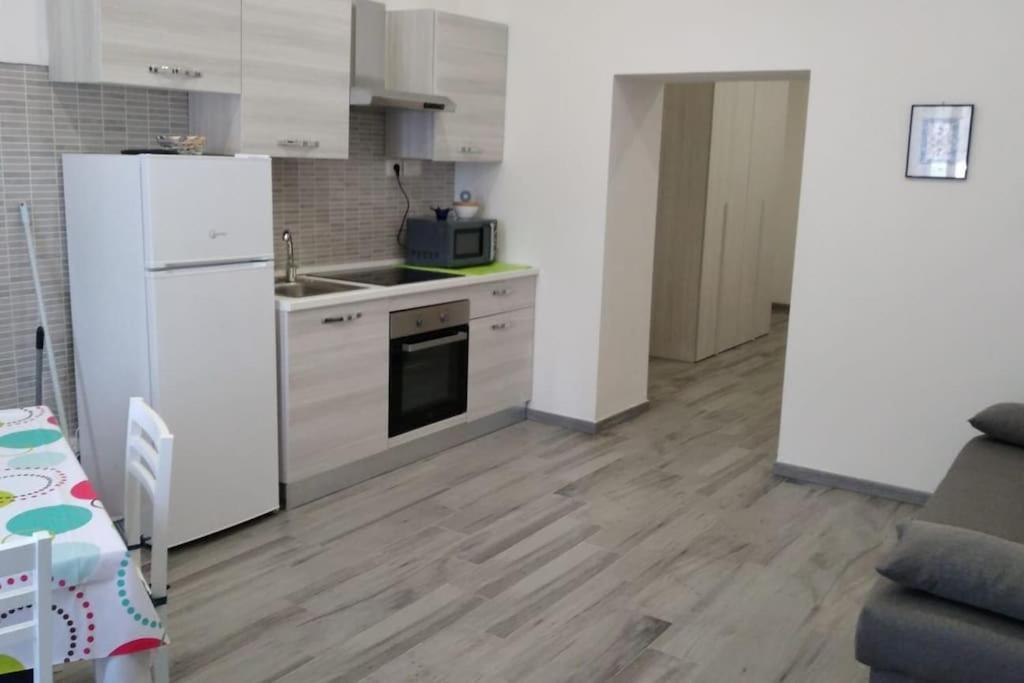 Intero Appartamento Zona Porto Порто-Торрес Экстерьер фото